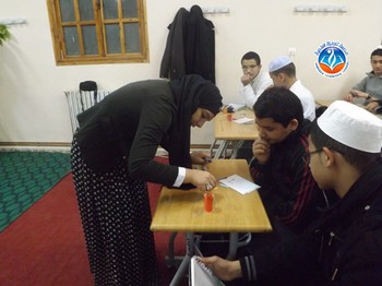 زيارة المؤلفة والمترجمة الموهوبة دنيا زاد برينيس إلى مدرسة تاونزة العلمية