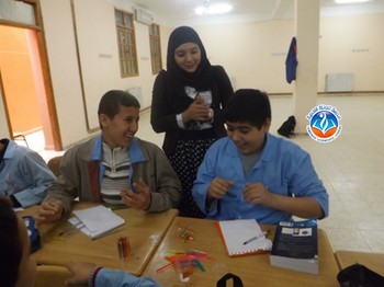 زيارة المؤلفة والمترجمة الموهوبة دنيا زاد برينيس إلى مدرسة تاونزة العلمية