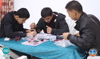 مدرسة تاونزة العلمية تنظم دورة أردوينو ARDUINO متعة البرمجة في طبعتها الثانية – ديسمبر 2016