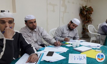 مدرسة تاونزة العلمية تُنظم تكوينا استشاريا لطاقمها حول أساسيات نظام التّميز المؤسسي